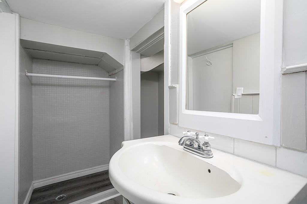 208 Blackburn Ave Apartments in Sandy Hill, Ottawa, ON K1N 8A8 Zumper