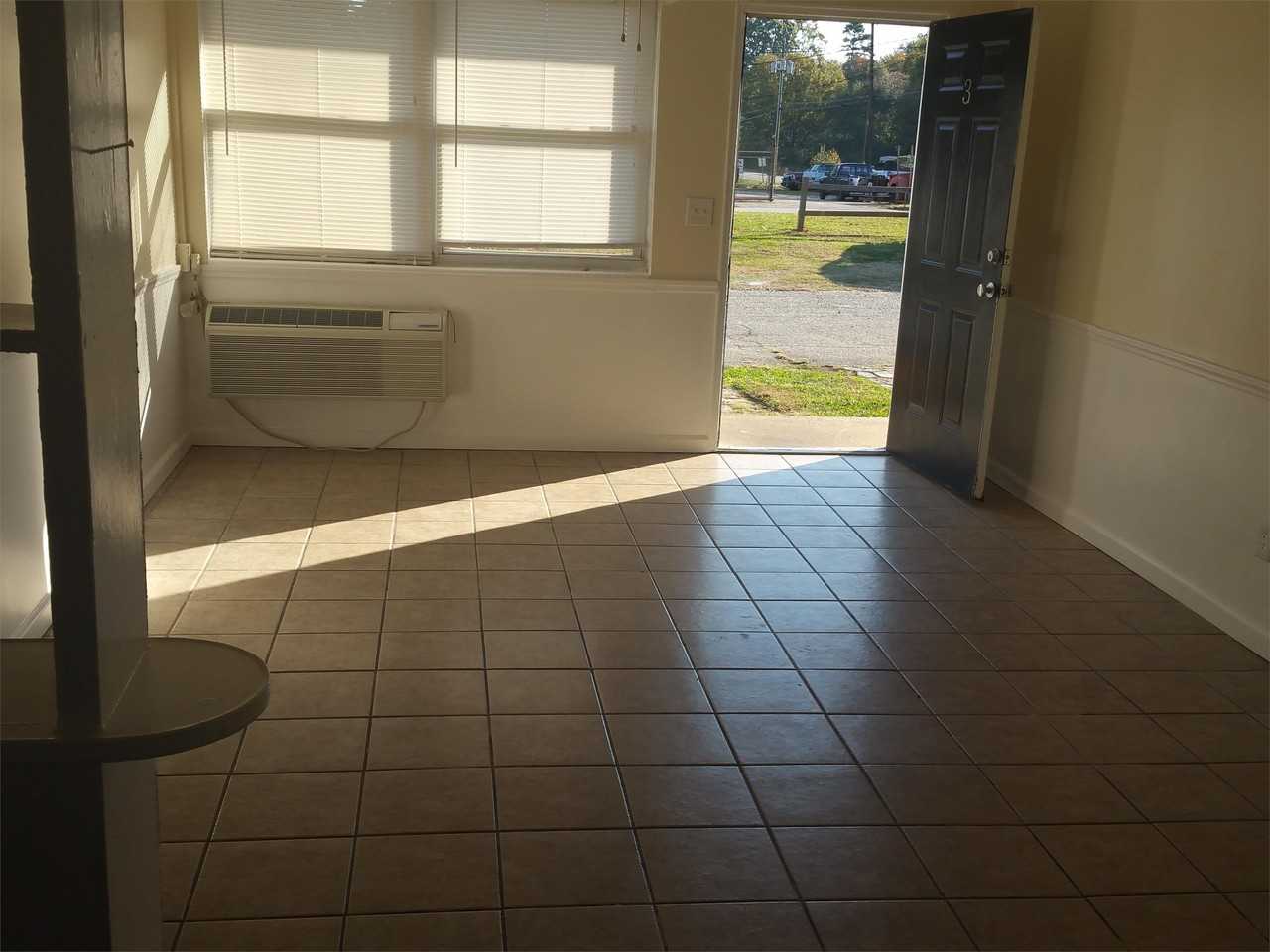 1 Farley Ave #3 - Photo 3 of 9