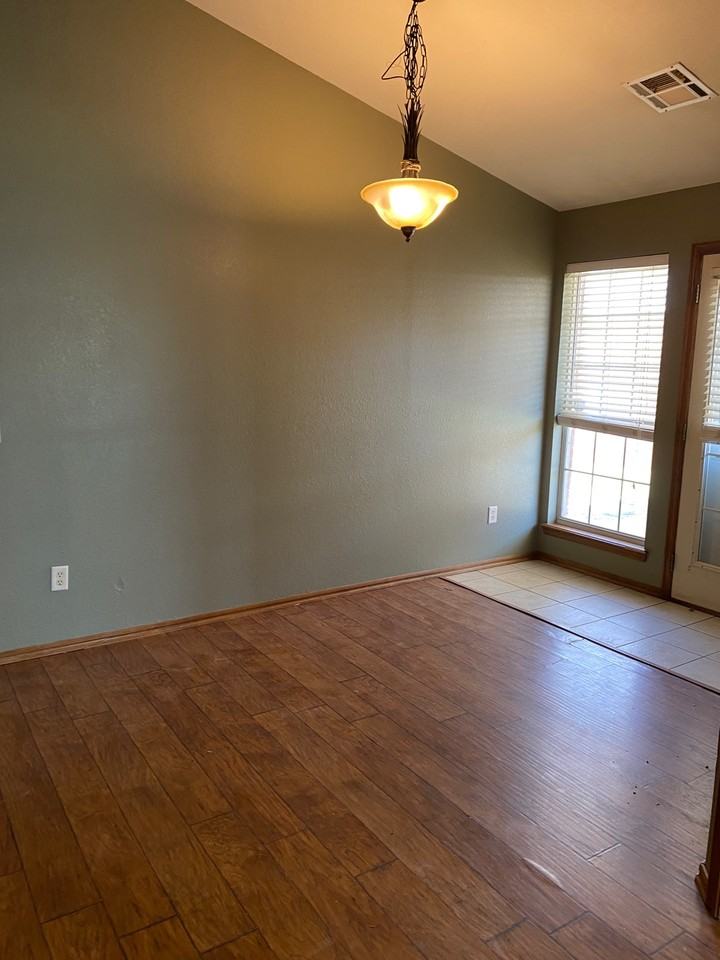 1201 Sw 23rd St #1 - Photo 7 of 23