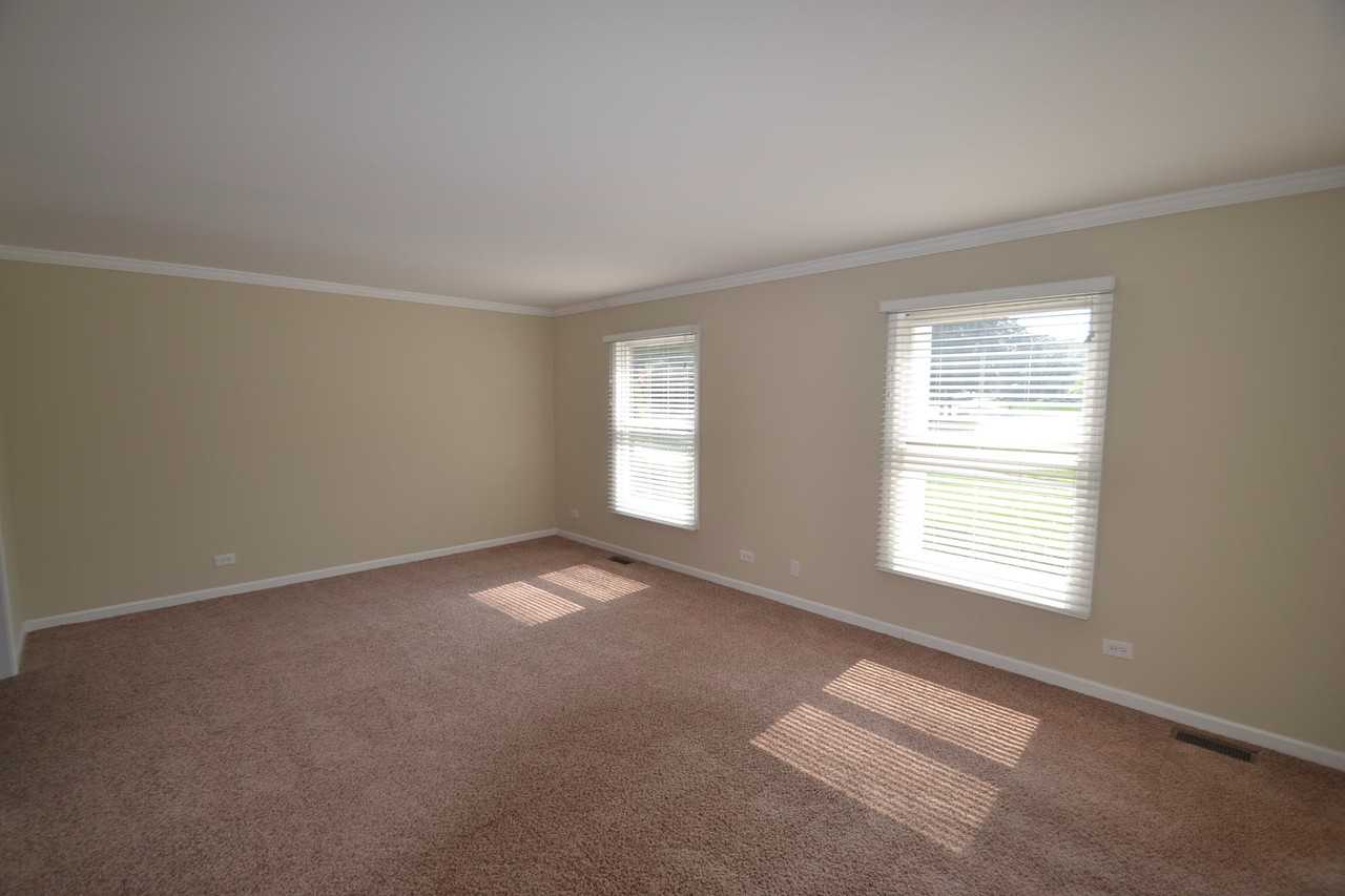 859 Evergreen Ave - Photo 2 of 7