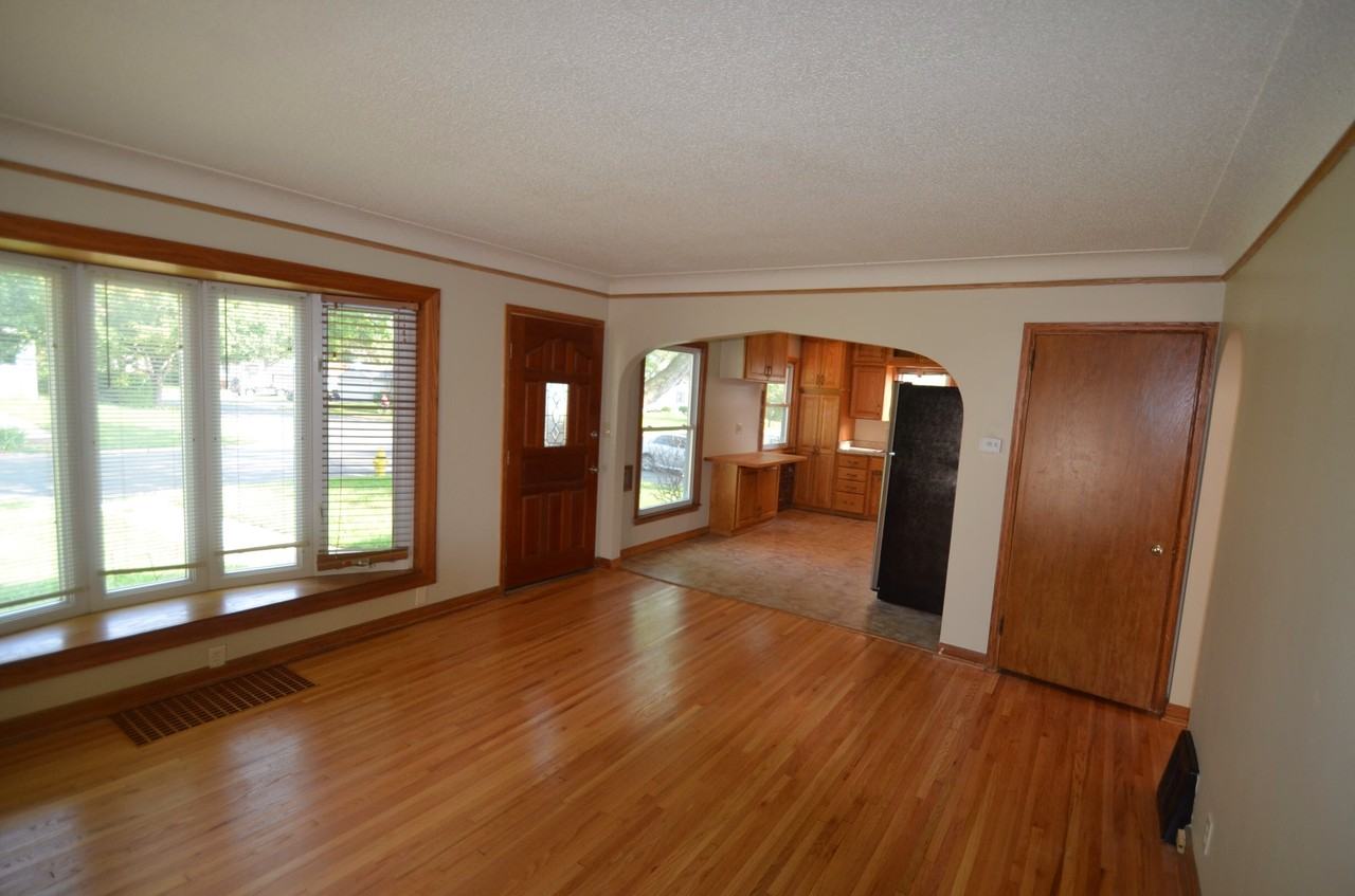 6644 Clinton Ave - Photo 2 of 6