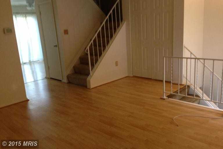 317 Bishop Ct - Photo 2 of 15