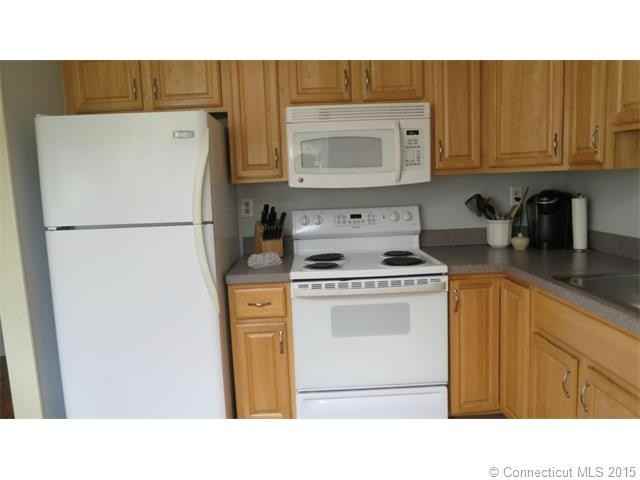 42 Hilltop Dr #42 - Photo 2 of 39