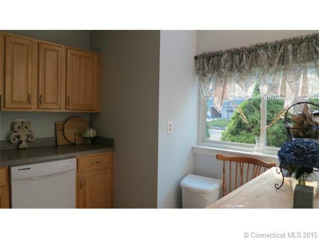 42 Hilltop Dr #42 - Photo 3 of 39