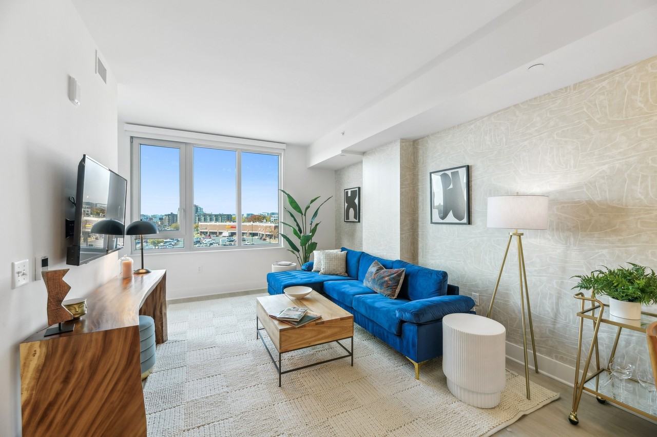 Link Apartments® H Street - Photo 4 of 28