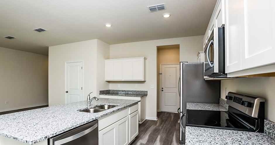 Lincoln Oaks - Photo 3 of 41