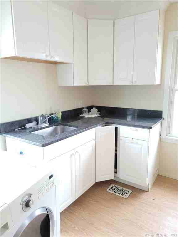 75 Windsor St - Photo 3 of 12