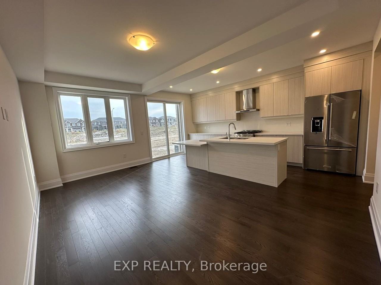 37 Schmeltzer Crescent - Photo 2 of 14