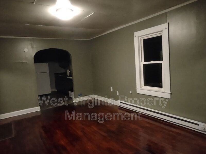 102 Pine St - Photo 2 of 6