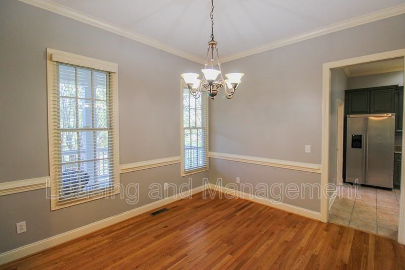 1666 Back Creek Rd - Photo 4 of 33