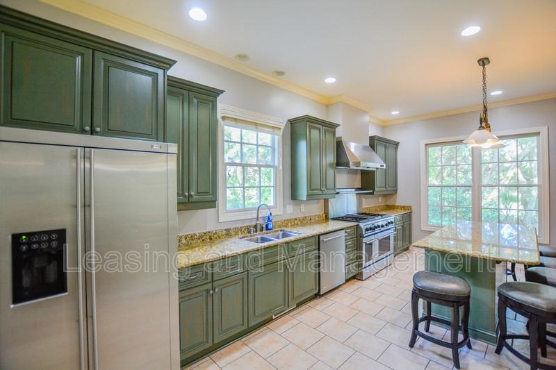 1666 Back Creek Rd - Photo 5 of 33