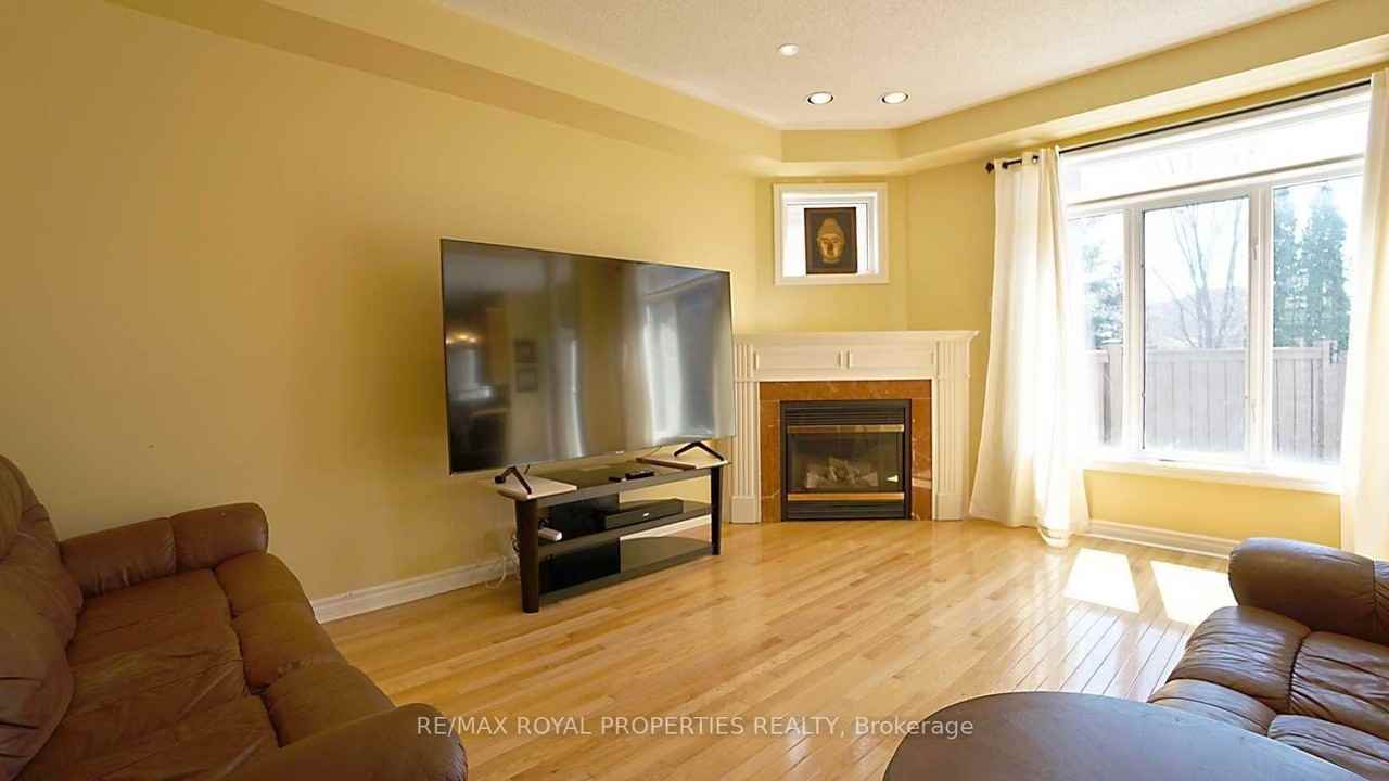 26 Ginger Grove - Photo 2 of 6