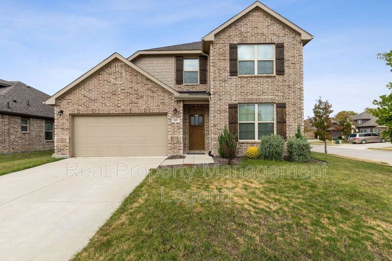 1833 Meadow Trail Ln - Photo 2 of 35