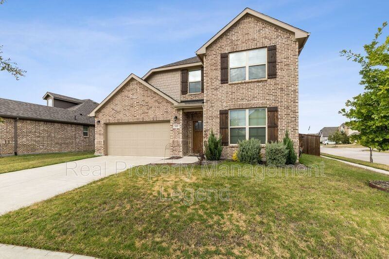 1833 Meadow Trail Ln - Photo 4 of 35