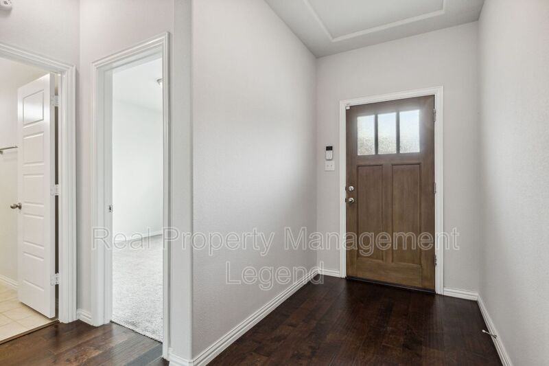 1833 Meadow Trail Ln - Photo 5 of 35