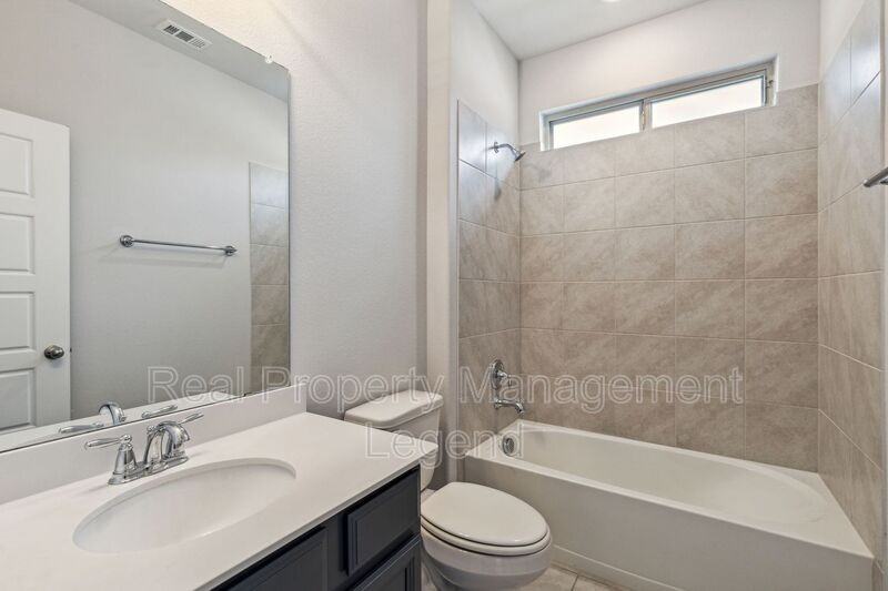 1833 Meadow Trail Ln - Photo 6 of 35