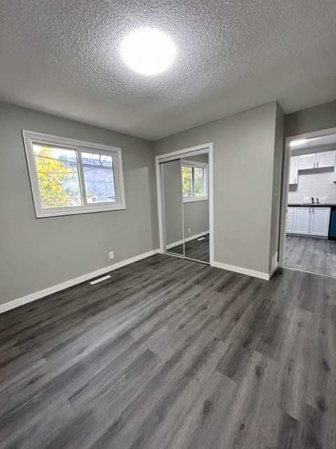 616 Simpson Ave - Photo 3 of 11