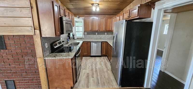 1881 Cottonwood St - Photo 2 of 15