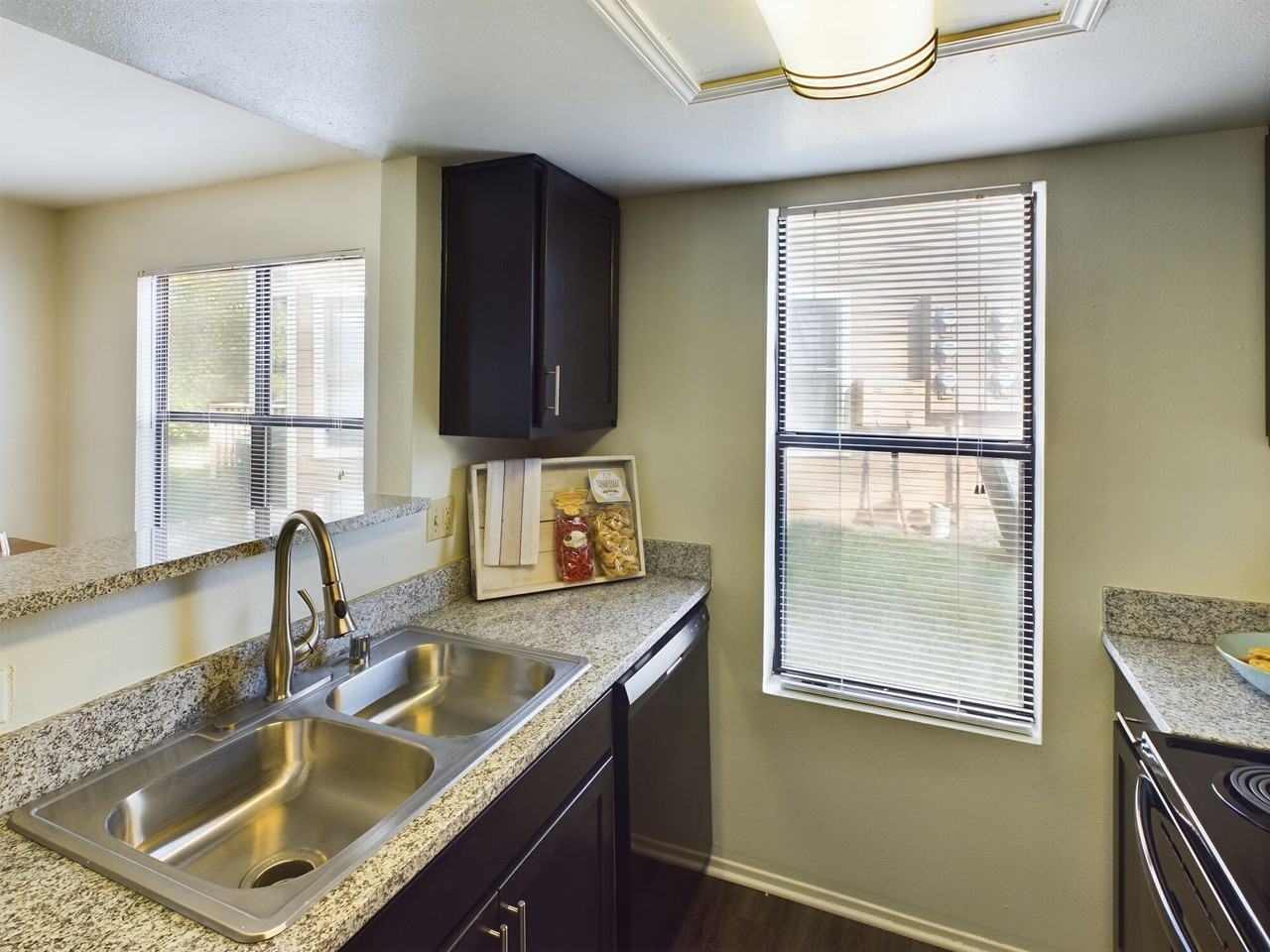 Stoney Brooke Apartments - Photo 4 of 130