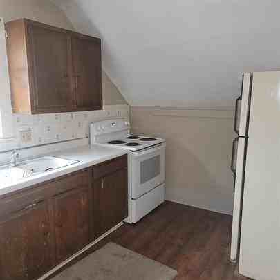 127 1/2 N 9th Street - Photo 2 of 7