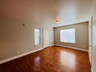 215 Railroad St - Photo 2 of 14