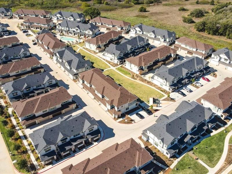 Town Arlington - Photo 6 of 50