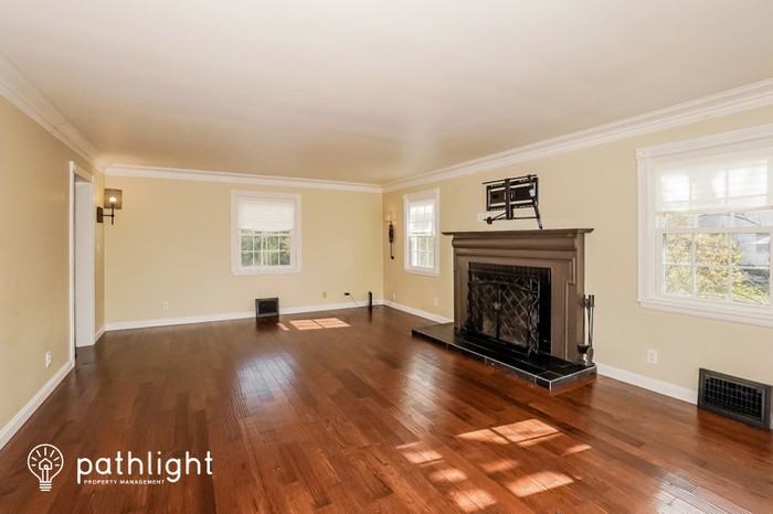 267 S Main St - Photo 2 of 20