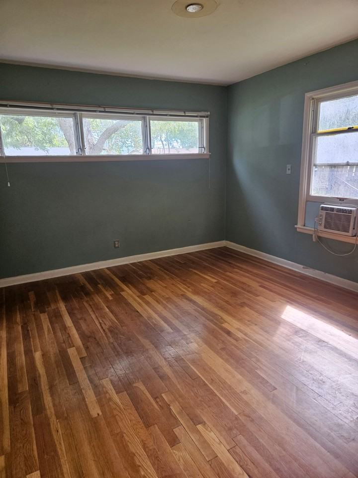 1105 Sycamore St #1 - Photo 7 of 8