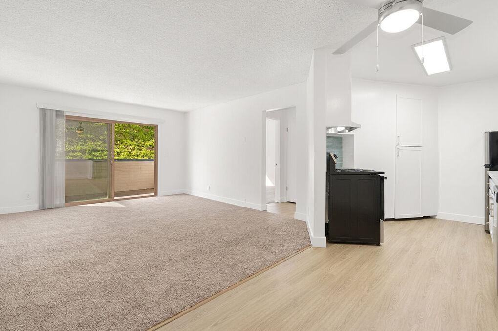 2401 Seaside St - Photo 7 of 14