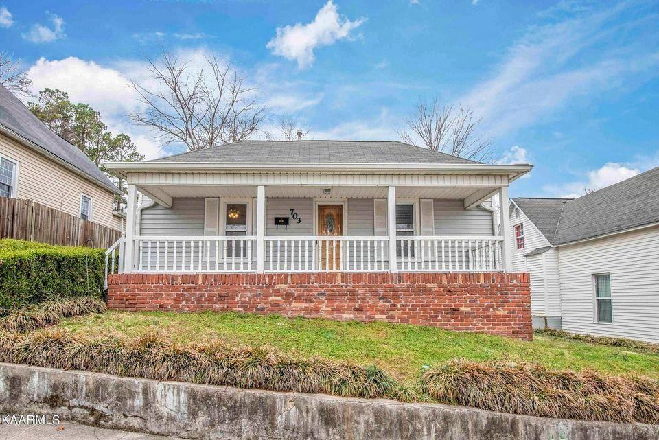 703 W 2nd Ave, Lenoir City, TN 37771 3 Bedroom House for 1,895/month