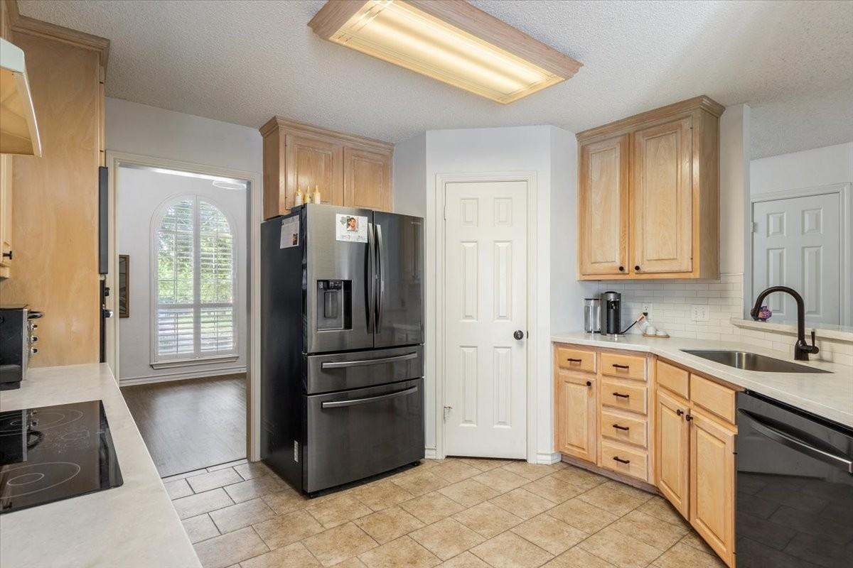 40 Sugar Creek Place - Photo 3 of 15