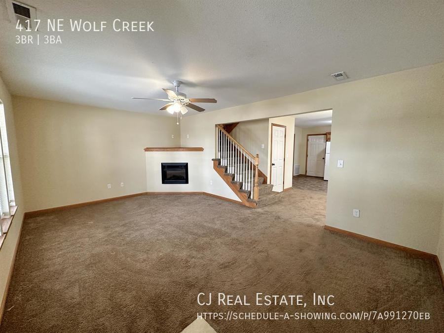 417 Ne Wolf Creek Dr - Photo 2 of 11