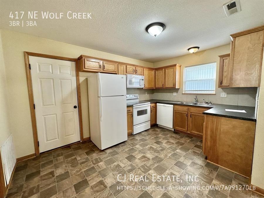 417 Ne Wolf Creek Dr - Photo 4 of 11