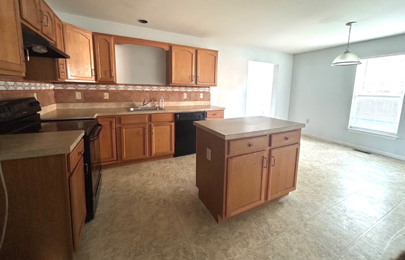 4950 Commerce St - Photo 3 of 14