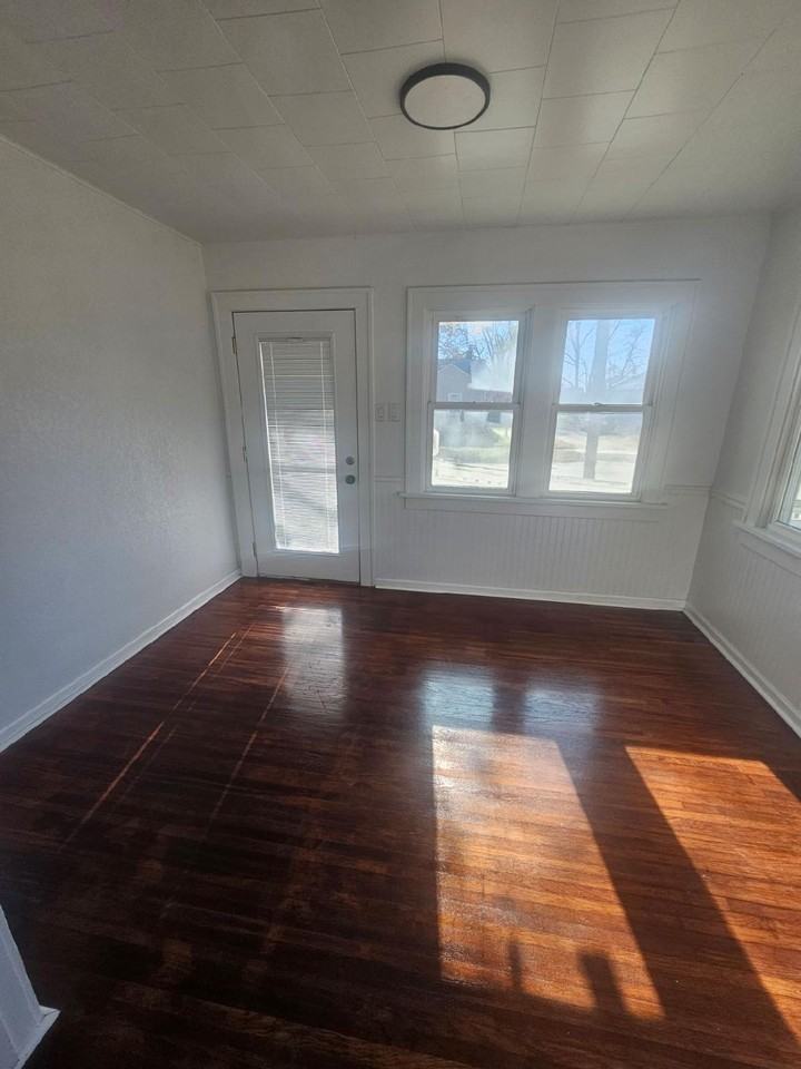 440 Dawson St #1 - Photo 2 of 10