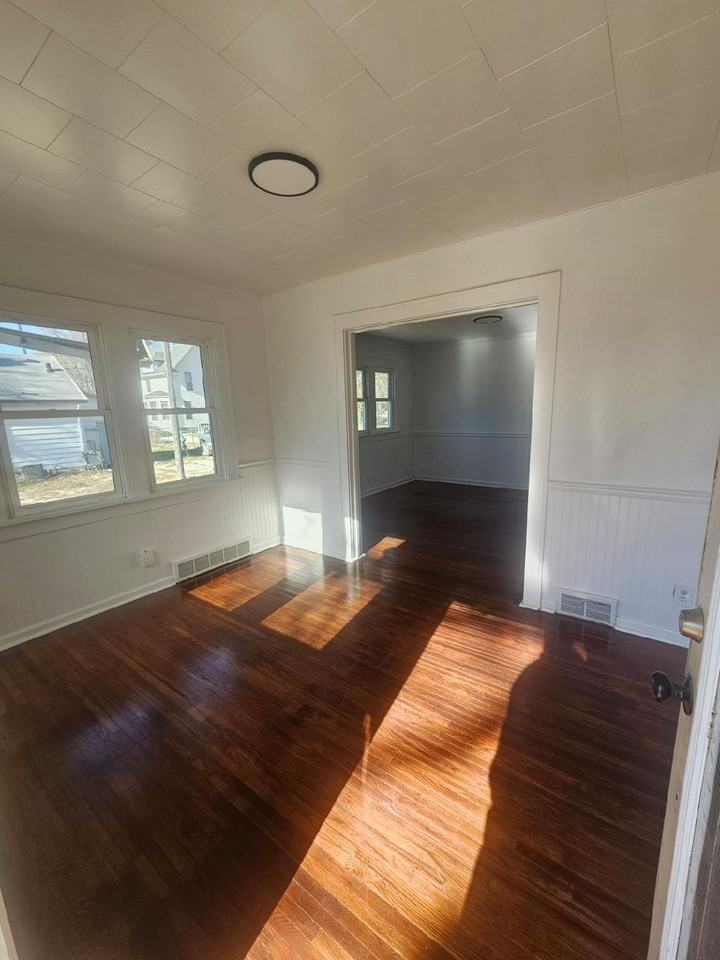 440 Dawson St #1 - Photo 4 of 10