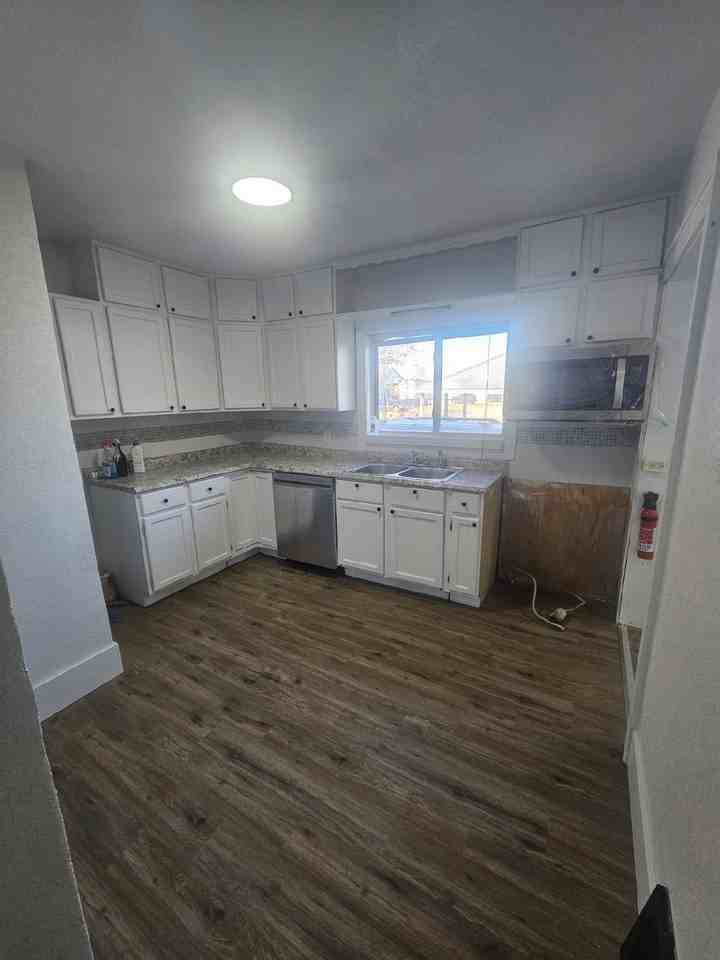 440 Dawson St #1 - Photo 5 of 10