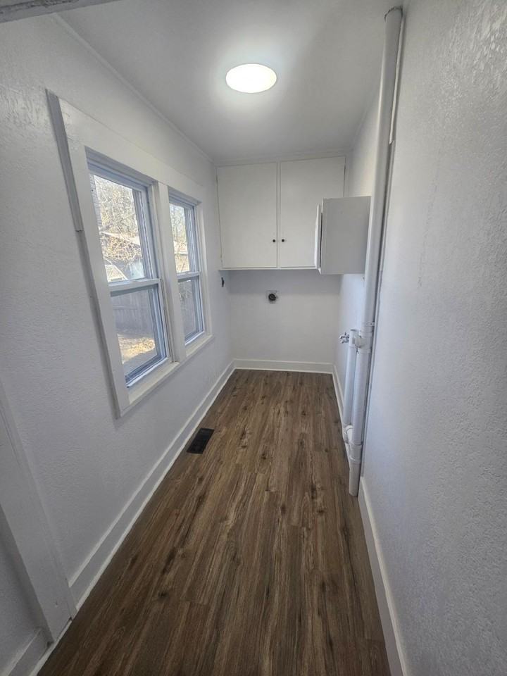440 Dawson St #1 - Photo 7 of 10
