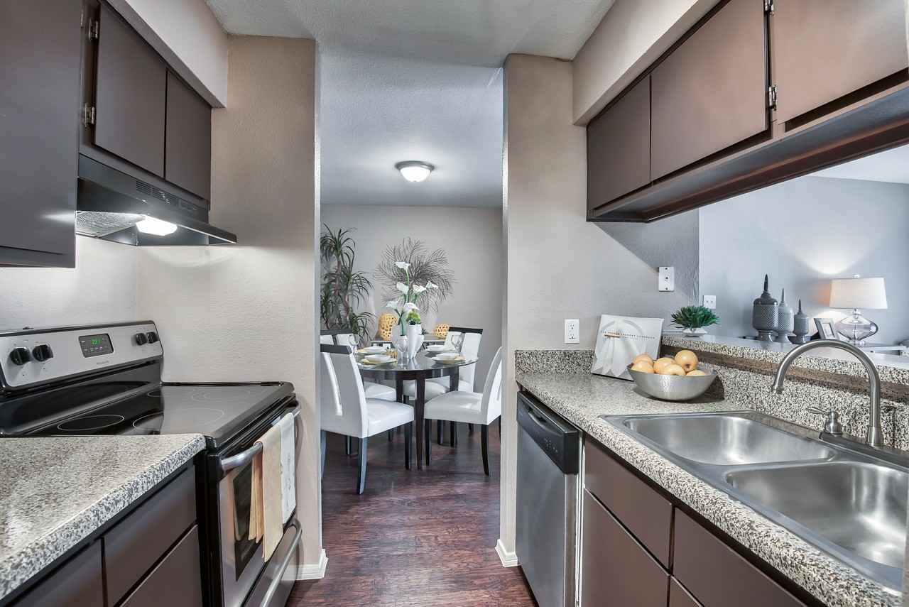 Nichols Square Apartments - Photo 5 of 26