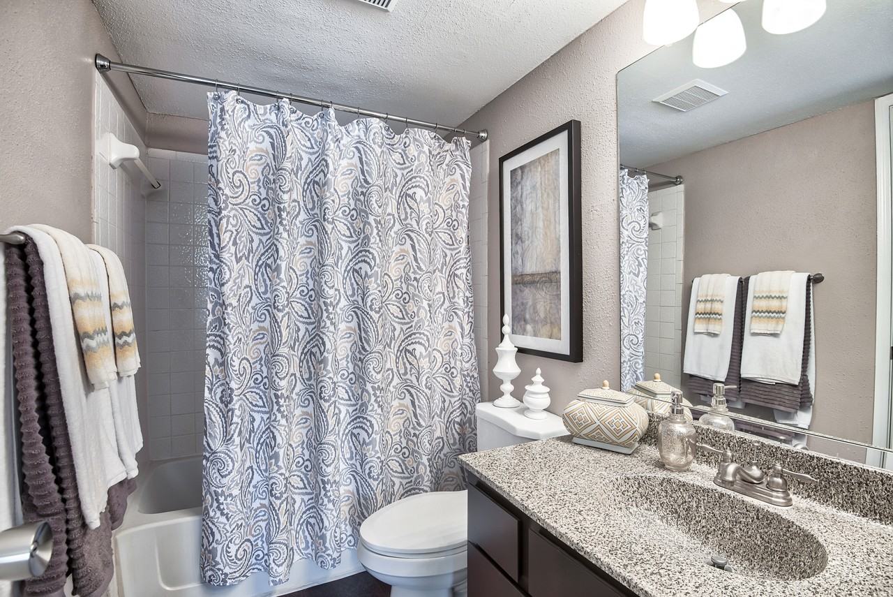 Nichols Square Apartments - Photo 4 of 26