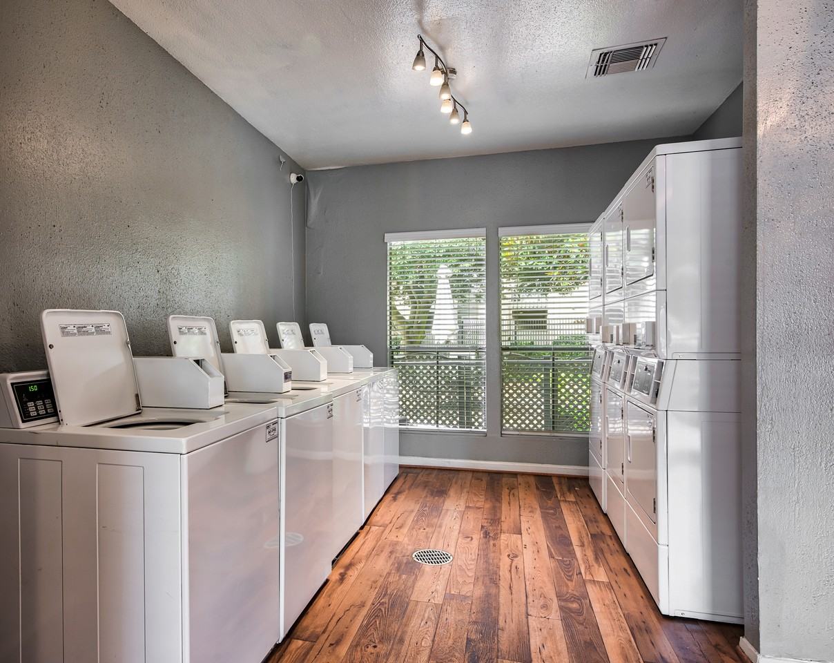 Applewood Village Apartments - Photo 6 of 23