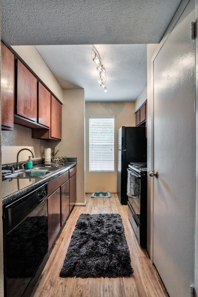 Applewood Village Apartments - Photo 7 of 23