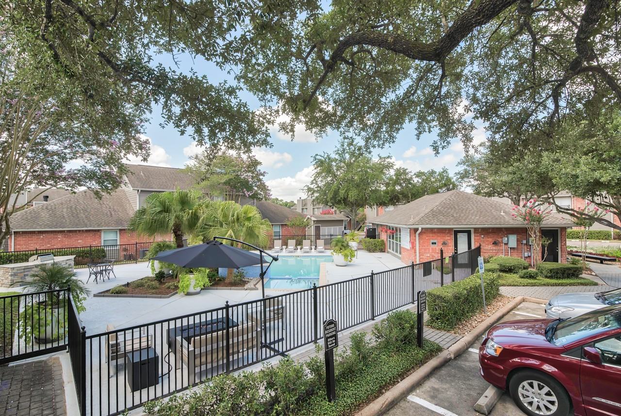 The Farrington Apartments - Photo 6 of 25