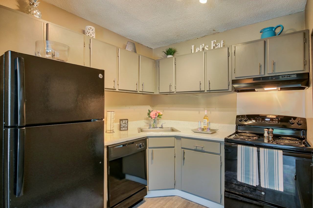 Towers at Forest Acres - Photo 3 of 14