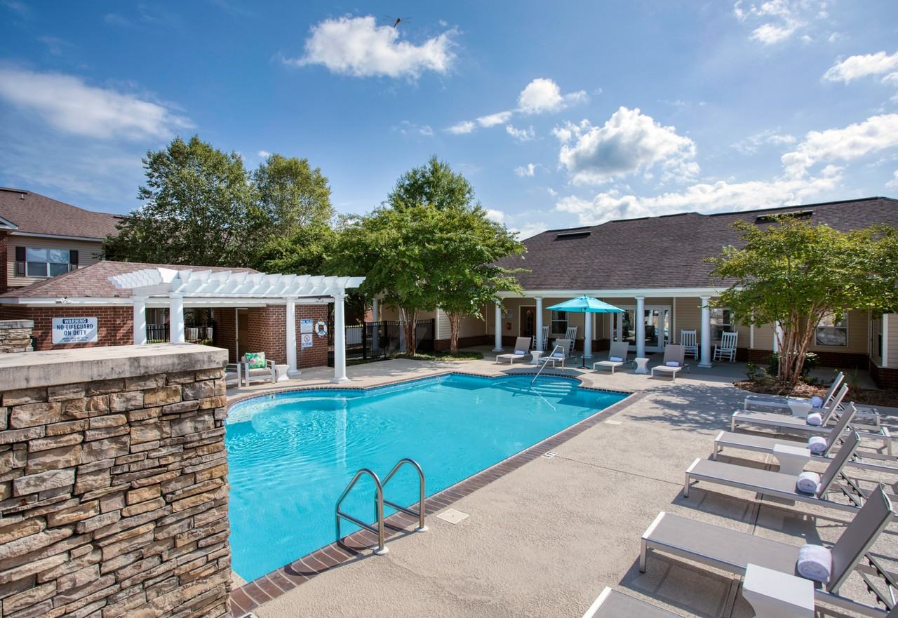 Huntley Apartments - Photo 3 of 27