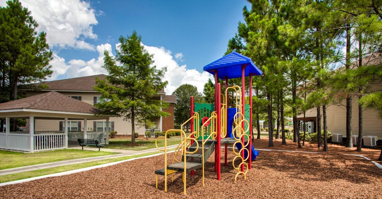 Huntley Apartments - Photo 6 of 27