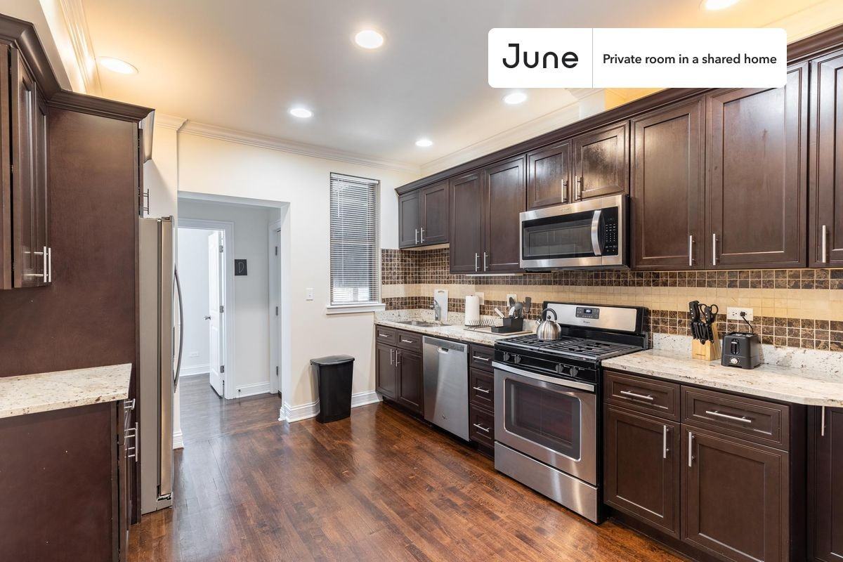 3743 N Albany Ave #D - Photo 4 of 24