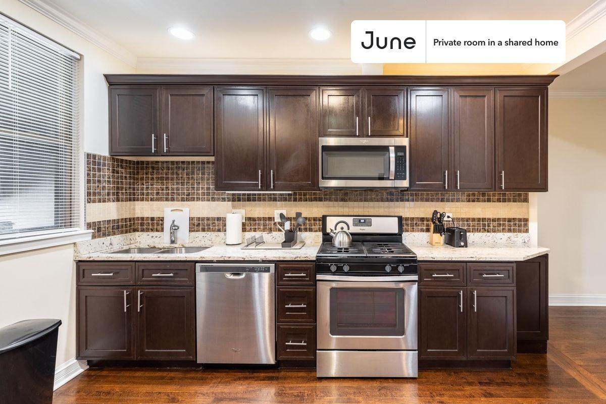 3743 N Albany Ave #D - Photo 6 of 24