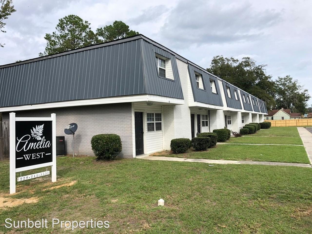 909 Slater St - Photo 2 of 27