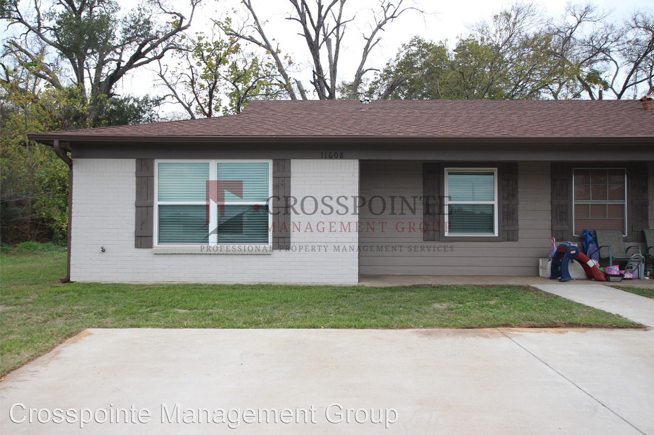 11608/11606 CR 215 - Photo 2 of 17